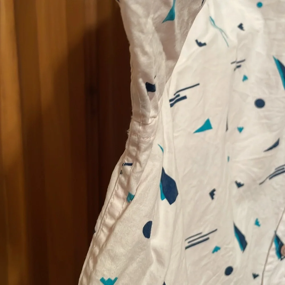 Massive button up - Picture 3 of 4